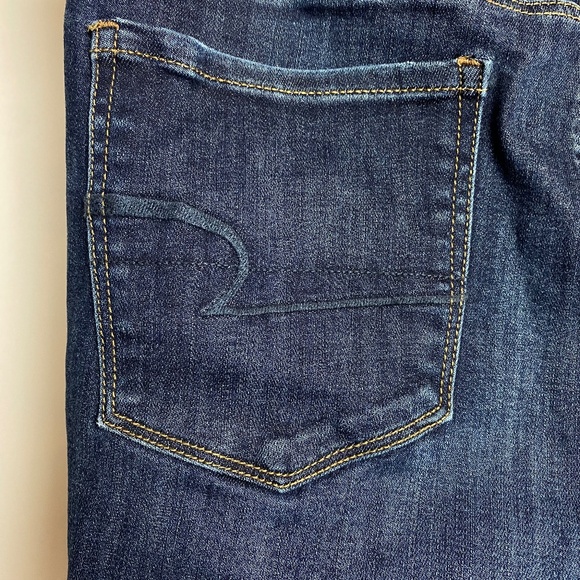 American Eagle Outfitters Womenʻs Distressed Denim Hi-Rise Jegging Crop Size 16 - Picture 9 of 10